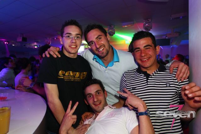 Cliquer pour voir l'image en taille réelle