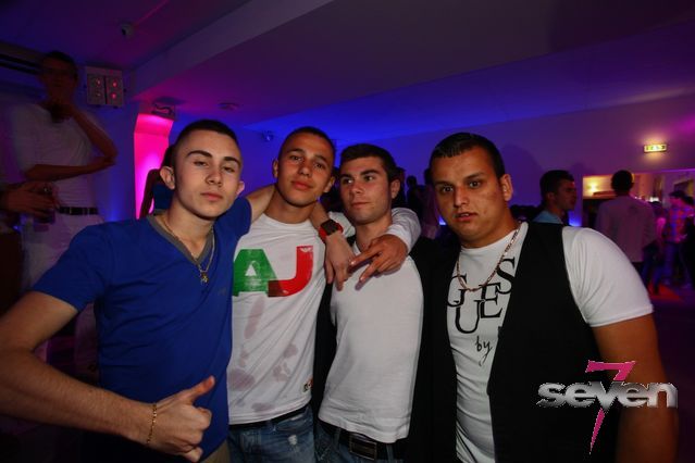 Cliquer pour voir l'image en taille réelle