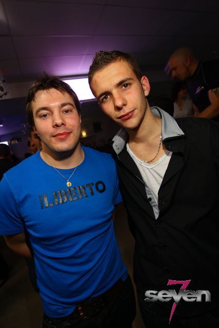 Cliquer pour voir l'image en taille réelle