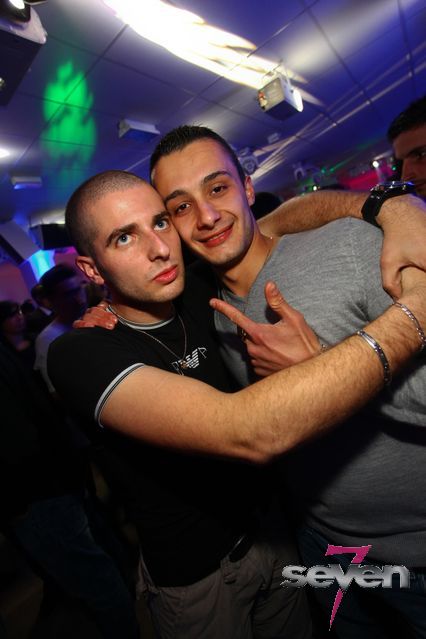 Cliquer pour voir l'image en taille réelle