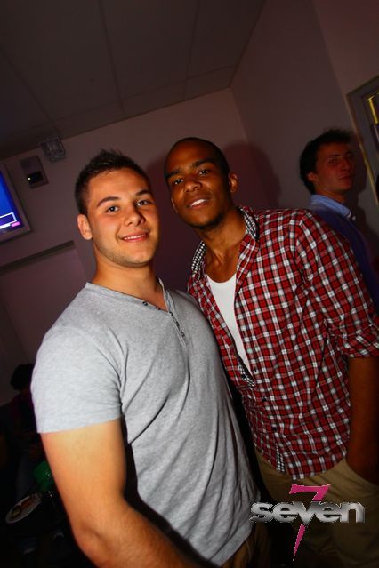 Cliquer pour voir l'image en taille réelle