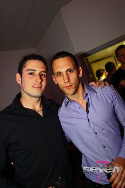 Cliquer pour voir l'image en taille réelle