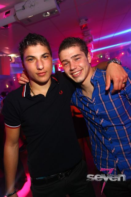 Cliquer pour voir l'image en taille réelle