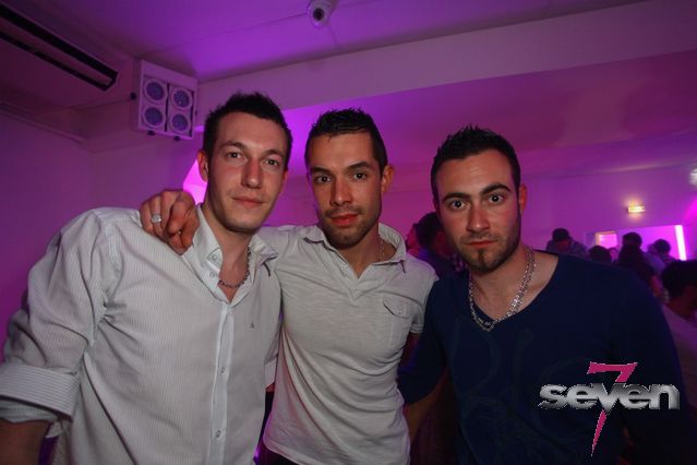 Cliquer pour voir l'image en taille réelle