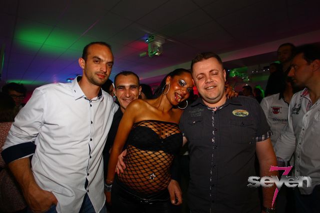 Cliquer pour voir l'image en taille réelle