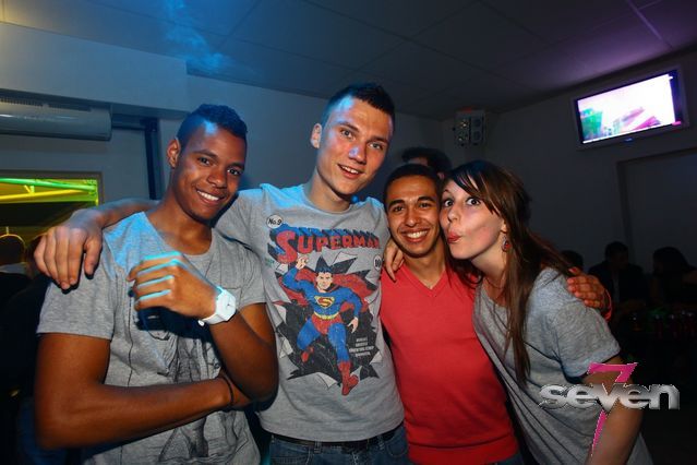 Cliquer pour voir l'image en taille réelle