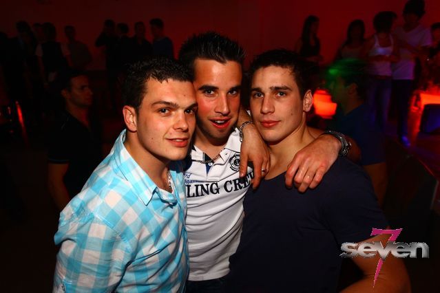 Cliquer pour voir l'image en taille réelle