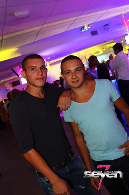 Cliquer pour voir l'image en taille réelle