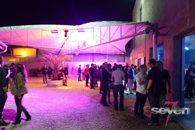 Cliquer pour voir l'image en taille réelle