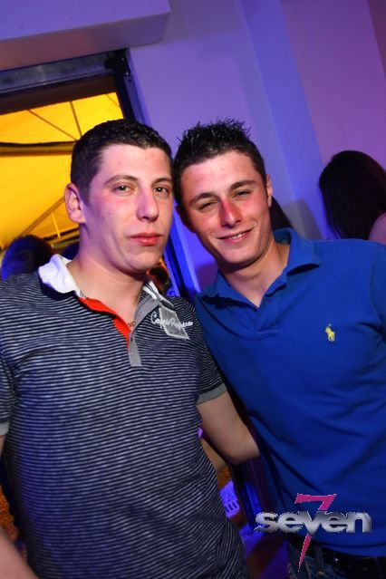 Cliquer pour voir l'image en taille réelle