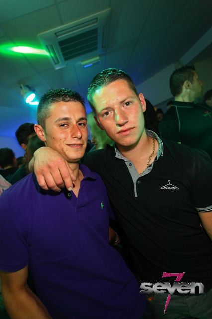 Cliquer pour voir l'image en taille réelle