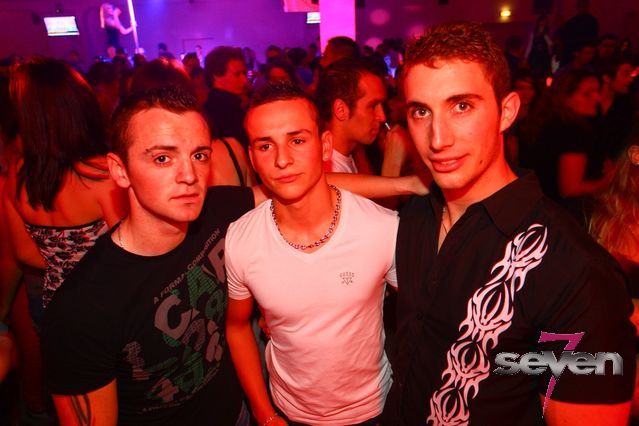 Cliquer pour voir l'image en taille réelle