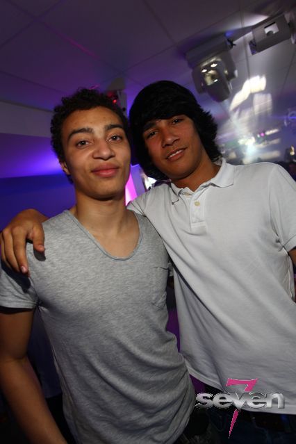 Cliquer pour voir l'image en taille réelle