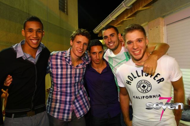 Cliquer pour voir l'image en taille réelle