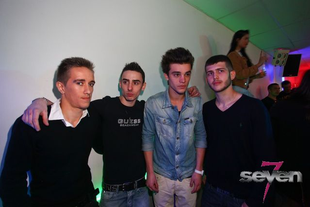 Cliquer pour voir l'image en taille réelle