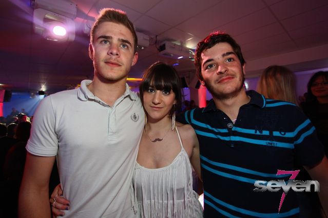 Cliquer pour voir l'image en taille réelle