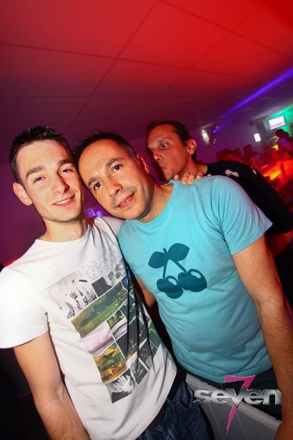 Cliquer pour voir l'image en taille réelle