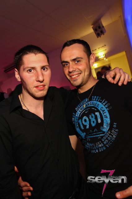 Cliquer pour voir l'image en taille réelle