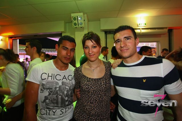 Cliquer pour voir l'image en taille réelle