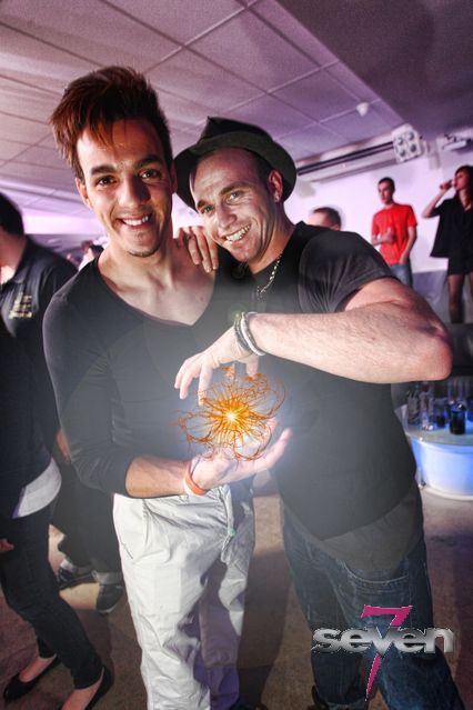 Cliquer pour voir l'image en taille réelle