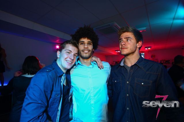 Cliquer pour voir l'image en taille réelle