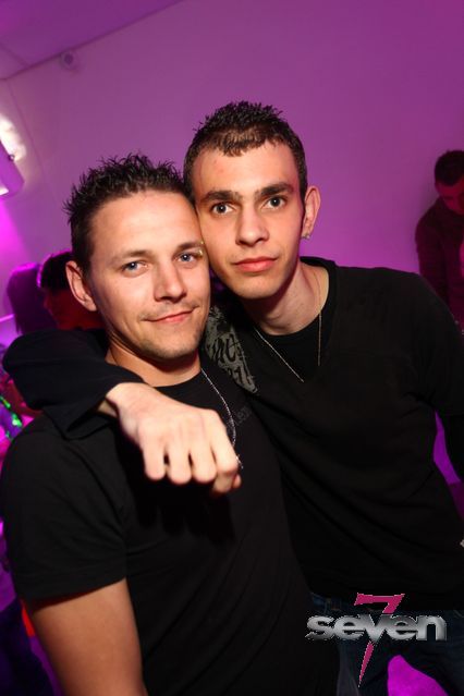 Cliquer pour voir l'image en taille réelle