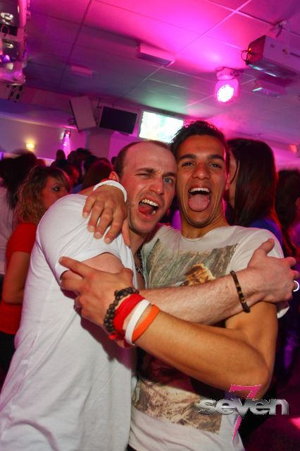 Cliquer pour voir l'image en taille réelle