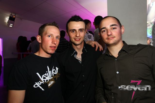 Cliquer pour voir l'image en taille réelle