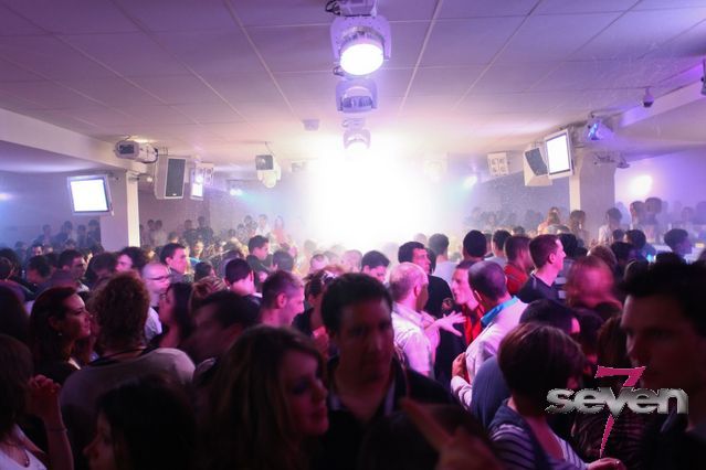 Cliquer pour voir l'image en taille réelle