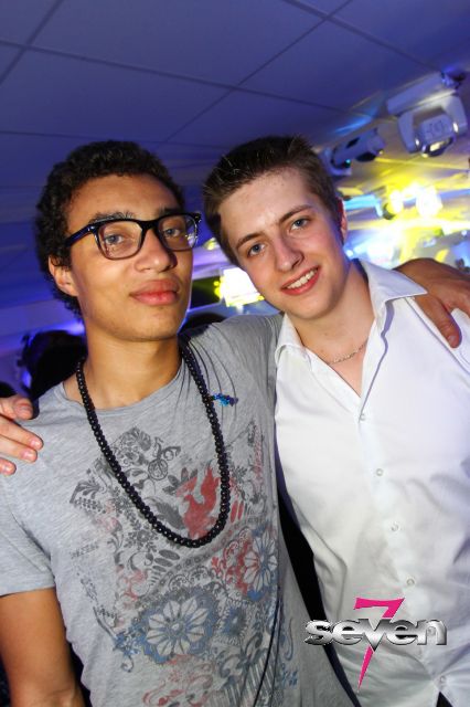 Cliquer pour voir l'image en taille réelle