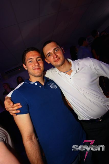 Cliquer pour voir l'image en taille réelle