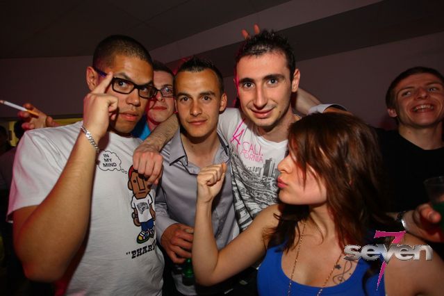 Cliquer pour voir l'image en taille réelle