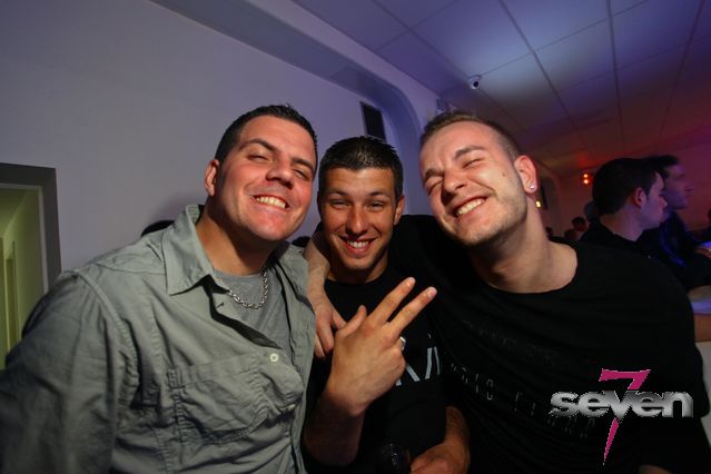 Cliquer pour voir l'image en taille réelle