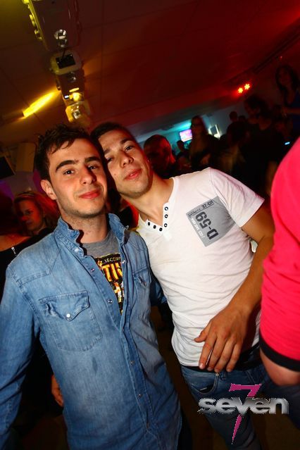 Cliquer pour voir l'image en taille réelle