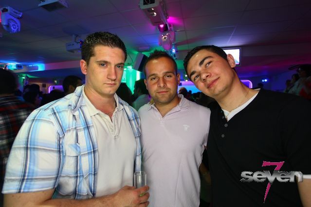 Cliquer pour voir l'image en taille réelle