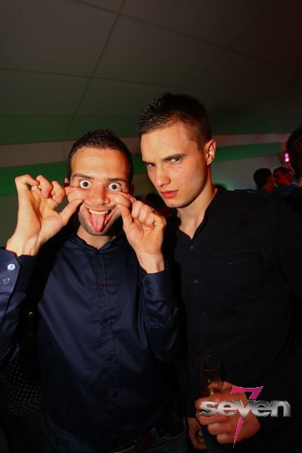 Cliquer pour voir l'image en taille réelle