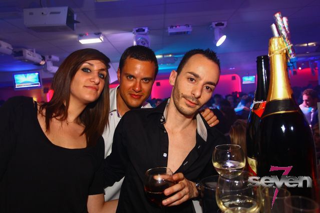 Cliquer pour voir l'image en taille réelle