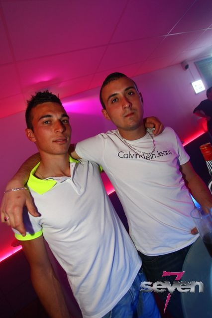 Cliquer pour voir l'image en taille réelle