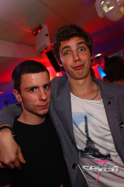 Cliquer pour voir l'image en taille réelle