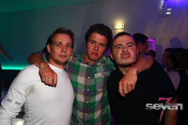 Cliquer pour voir l'image en taille réelle