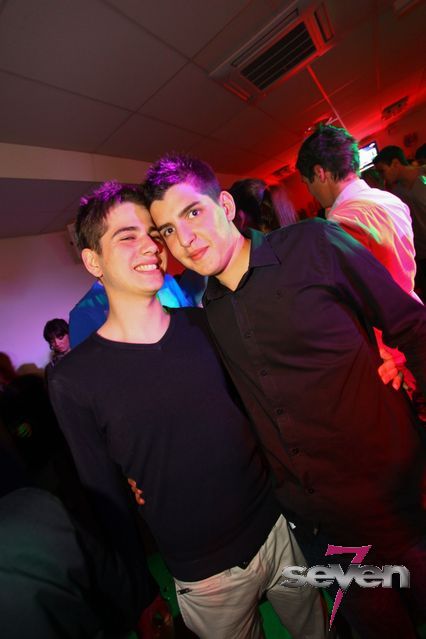 Cliquer pour voir l'image en taille réelle