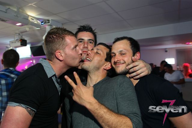 Cliquer pour voir l'image en taille réelle