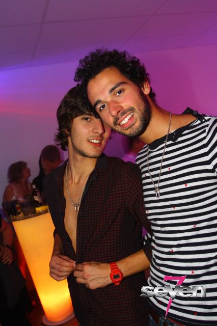 Cliquer pour voir l'image en taille réelle