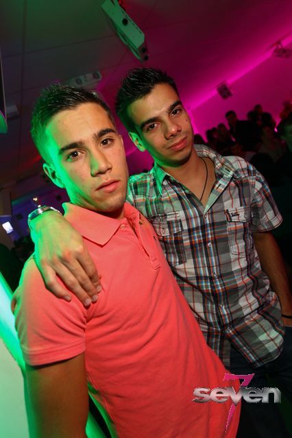 Cliquer pour voir l'image en taille réelle