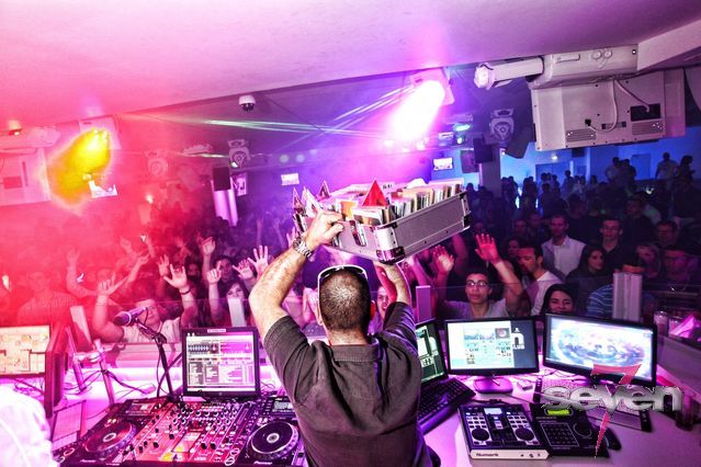 Cliquer pour voir l'image en taille réelle