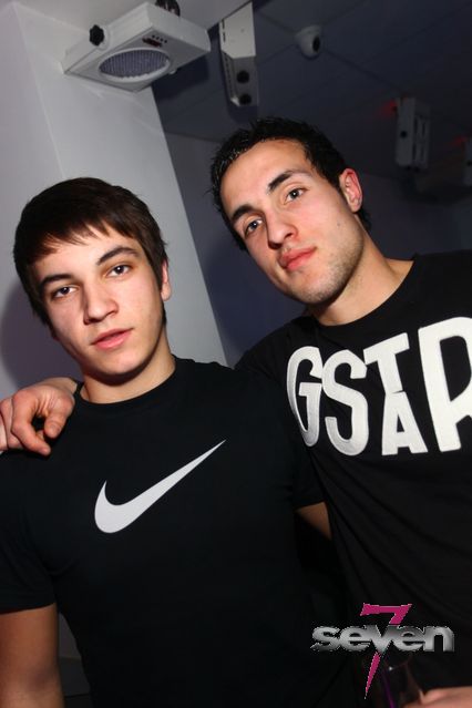 Cliquer pour voir l'image en taille réelle