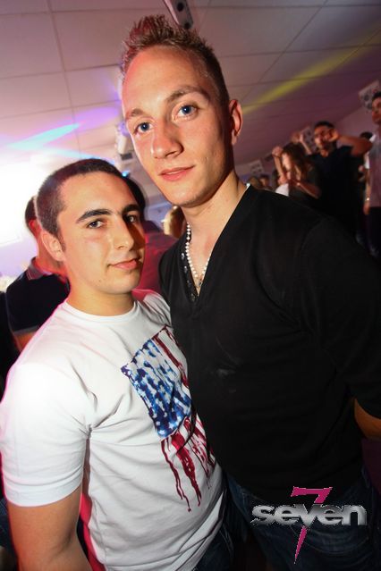 Cliquer pour voir l'image en taille réelle