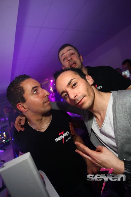 Cliquer pour voir l'image en taille réelle