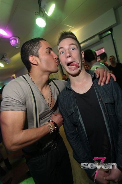 Cliquer pour voir l'image en taille réelle