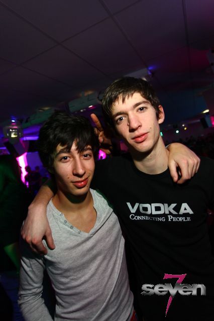 Cliquer pour voir l'image en taille réelle